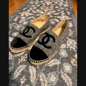 Chanel flat shoes